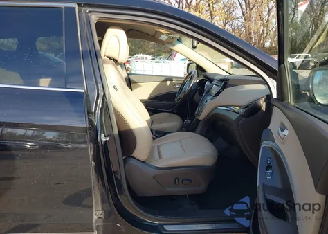 2017 Hyundai Santa Fe Sport 2.4L z USA, uszkodzony, nr VIN 5NMZUDLB5HH015797